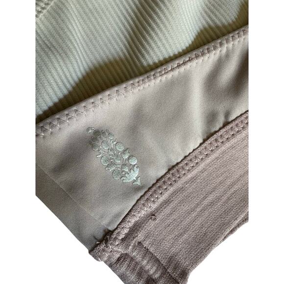 Free People M Cross back design layered pink & cream activewear - Picture 2 of 9